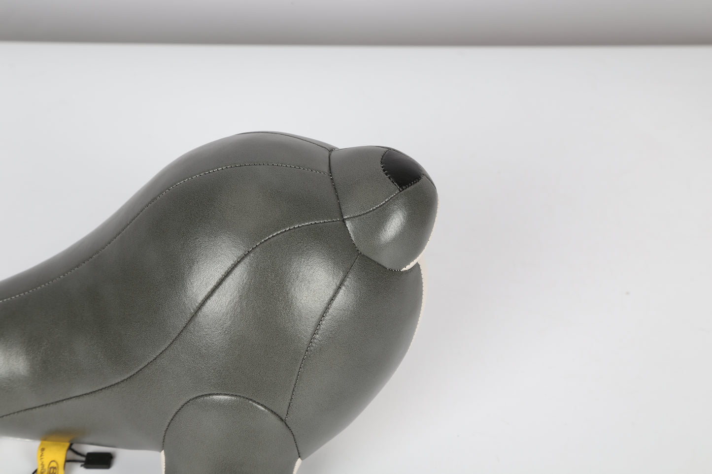 Seal Leather Doll | Personalized Handmade Leather Accessories | Leather Crafts | SKY.LIN