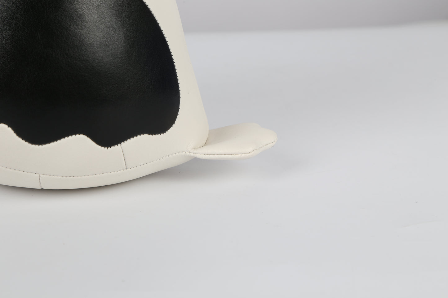 Pelicans Leather Doll | Personalized Handmade Leather Accessories | Leather Crafts | SKY.LIN