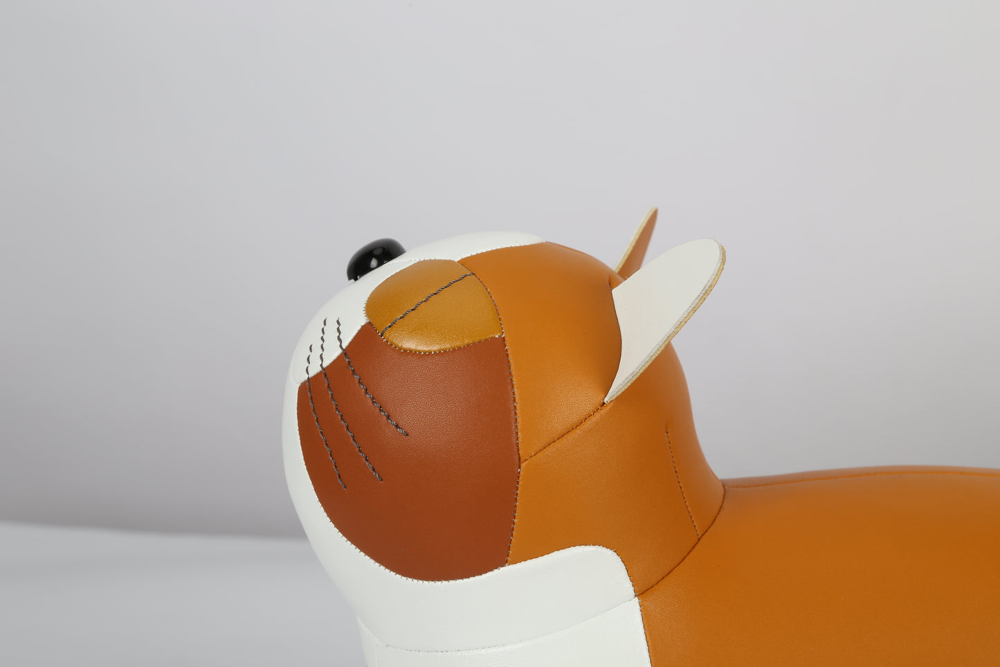 Short-legged cat Leather Doll | Personalized Handmade Leather Accessories | Leather Crafts | SKY.LIN