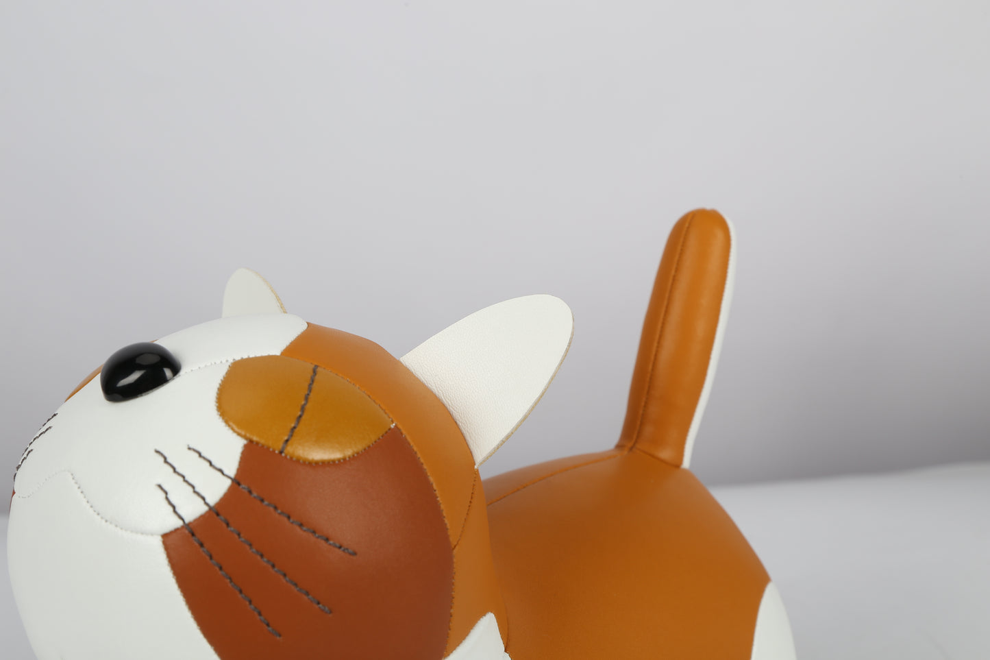 Short-legged cat Leather Doll | Personalized Handmade Leather Accessories | Leather Crafts | SKY.LIN
